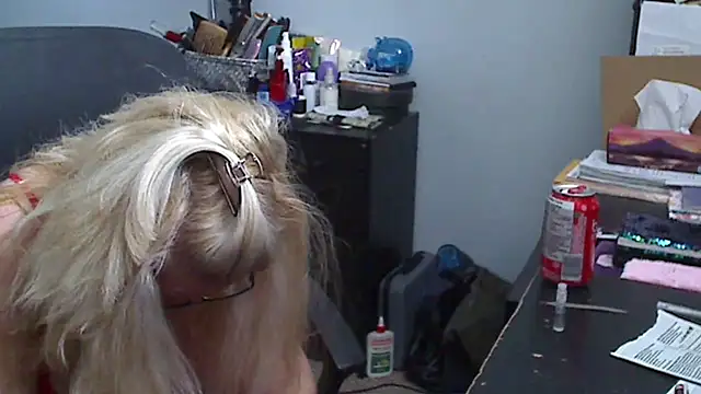 XTRAHORNYONE online show from 02.25.25