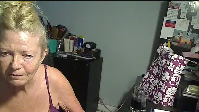 XTRAHORNYONE online show from 09.10.25