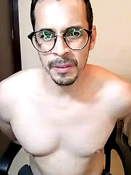 Snapshot of towers_j chatting on 02.20.25 towers j online show from 02.20.25