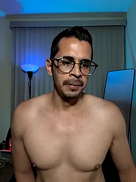 Snapshot of towers_j chatting on 09.13.25 towers j online show from 09.13.25