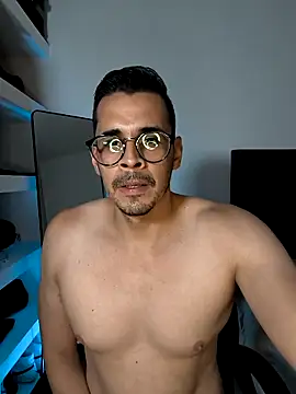 Snapshot of towers_j chatting on 09.27.25 towers j online show from 09.27.25