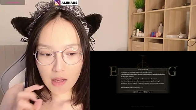 Snapshot of aliiiiiina chatting on 01.20.25 aliiiiiina online show from 01.20.25