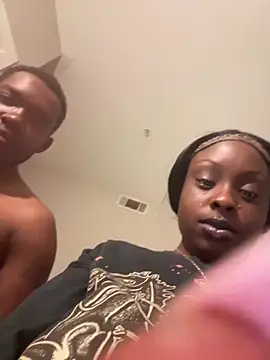 Snapshot of DancingLemonade chatting on 09.29.25 DancingLemonade online show from 09.29.25