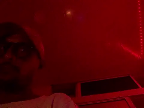 Snapshot of domigoodguy chatting on 12.04.24 domigoodguy online show from 12.04.24