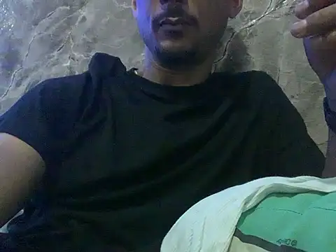 Snapshot of domigoodguy chatting on 01.21.25 domigoodguy online show from 01.21.25