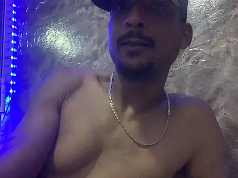 Snapshot of domigoodguy chatting on 01.25.25 domigoodguy online show from 01.25.25