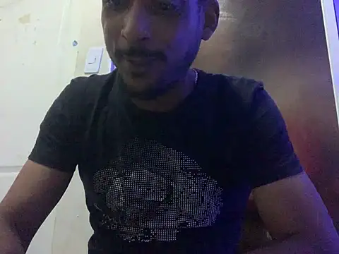 Snapshot of domigoodguy chatting on 02.02.25 domigoodguy online show from 02.02.25