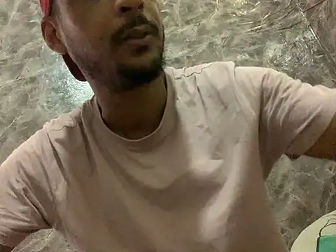 Snapshot of domigoodguy chatting on 02.04.25 domigoodguy online show from 02.04.25