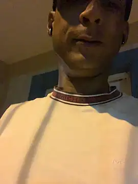 Snapshot of domigoodguy chatting on 02.24.25 domigoodguy online show from 02.24.25