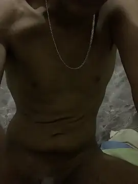 Snapshot of domigoodguy chatting on 02.25.25 domigoodguy online show from 02.25.25