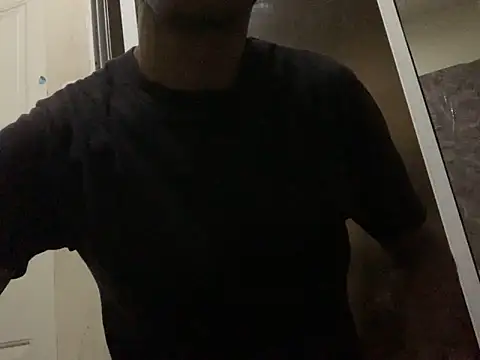 Snapshot of domigoodguy chatting on 02.25.25 domigoodguy online show from 02.25.25