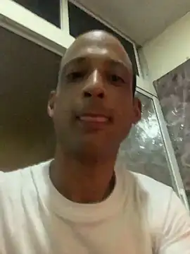 Snapshot of domigoodguy chatting on 03.10.25 domigoodguy online show from 03.10.25