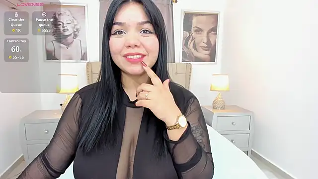 Snapshot of -Camila chatting on 11.18.25 -Camila online show from 11.18.25