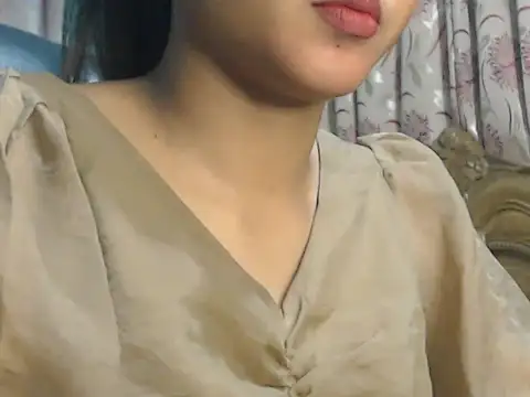 Snapshot of NancyRuvi chatting on 12.21.24 NancyRuvi online show from 12.21.24