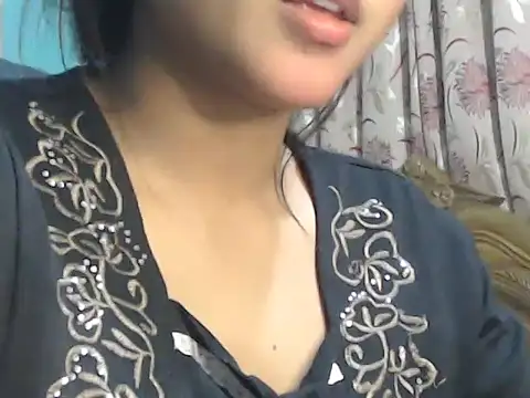 Snapshot of NancyRuvi chatting on 01.01.25 NancyRuvi online show from 01.01.25