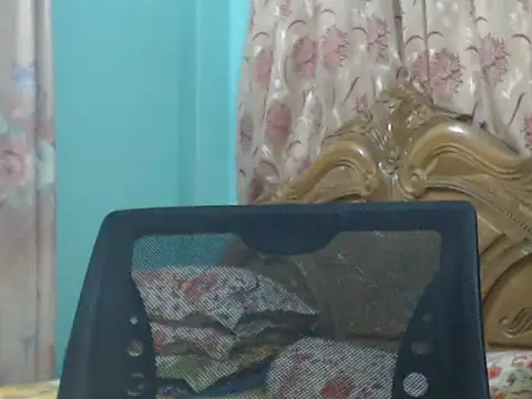 Snapshot of NancyRuvi chatting on 10.01.25 NancyRuvi online show from 10.01.25