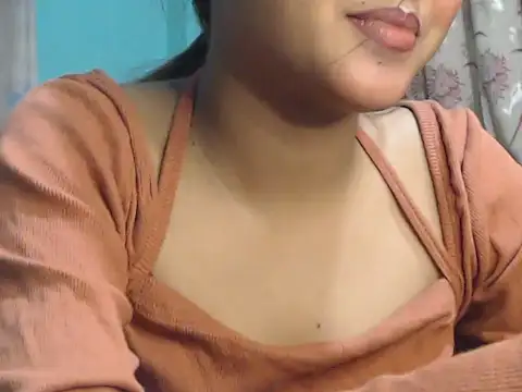 Snapshot of NancyRuvi chatting on 10.06.25 NancyRuvi online show from 10.06.25