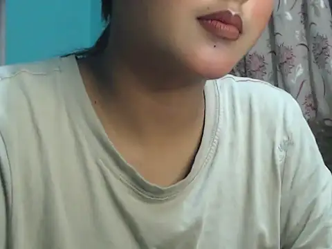 Snapshot of NancyRuvi chatting on 10.13.25 NancyRuvi online show from 10.13.25