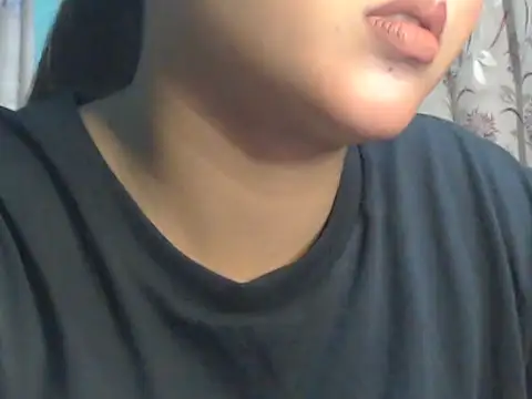 Snapshot of NancyRuvi chatting on 11.17.25 NancyRuvi online show from 11.17.25