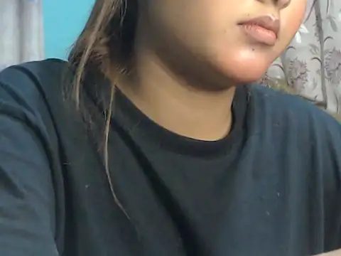 Snapshot of NancyRuvi chatting on 11.19.25 NancyRuvi online show from 11.19.25