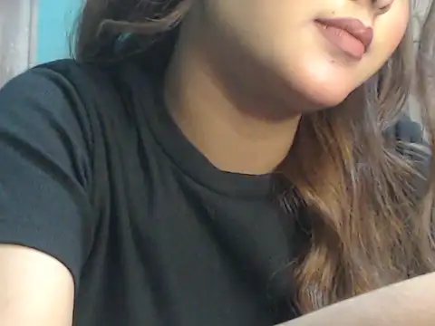 Snapshot of NancyRuvi chatting on 11.30.25 NancyRuvi online show from 11.30.25