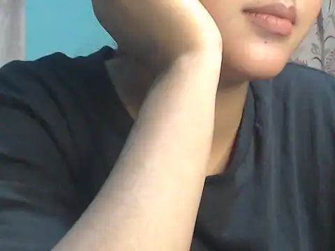 Snapshot of NancyRuvi chatting on 12.04.25 NancyRuvi online show from 12.04.25