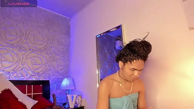 Snapshot of vennus1_ chatting on 01.28.25 vennus1 online show from 01.28.25