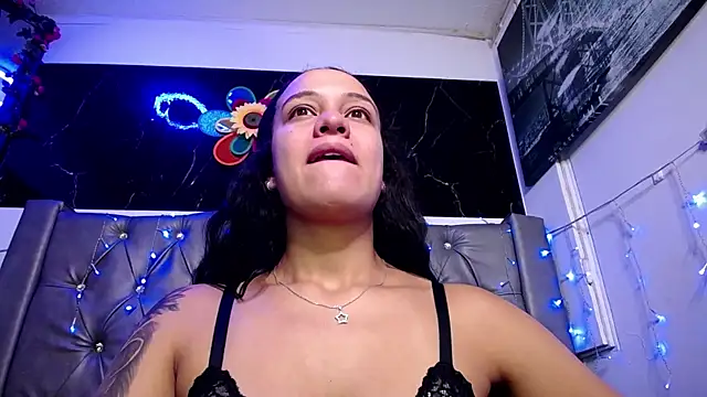 LAILAGUMMY online show from 01.27.25