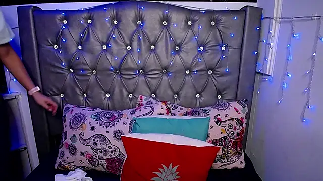 LAILAGUMMY online show from 02.13.25