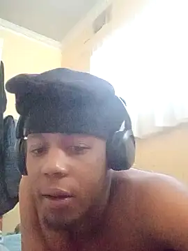 Snapshot of Lilsavvy chatting on 11.12.25 Lilsavvy online show from 11.12.25