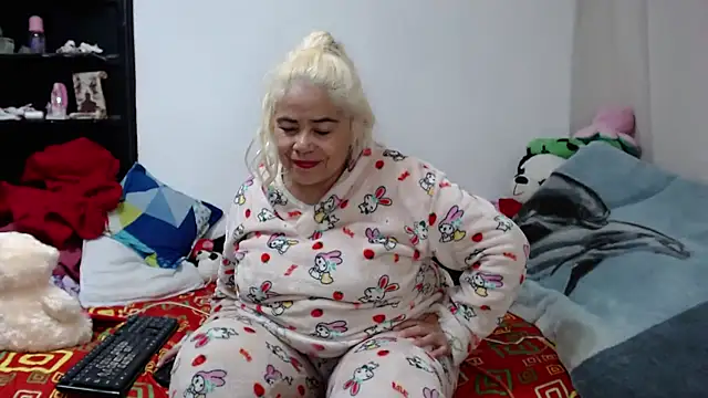 estrellita fugaz16x online show from 12.31.24