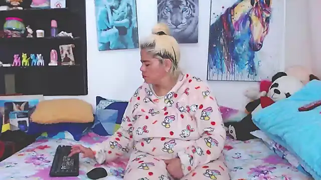 estrellita fugaz16x online show from 02.09.25