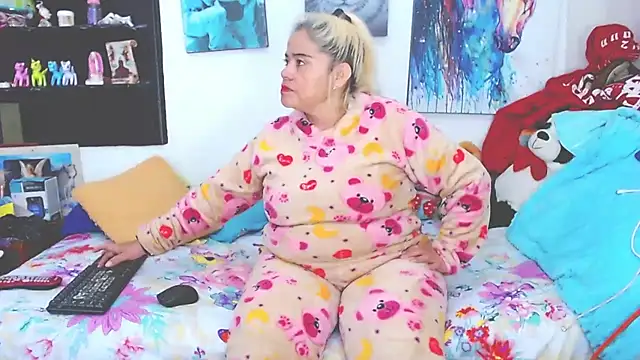 estrellita fugaz16x online show from 02.13.25