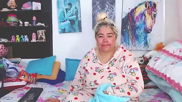 estrellita fugaz16x online show from 02.22.25