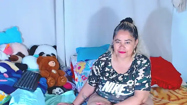 estrellita fugaz16x online show from 10.08.25