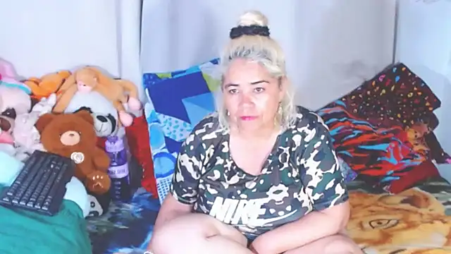 estrellita fugaz16x online show from 12.15.25