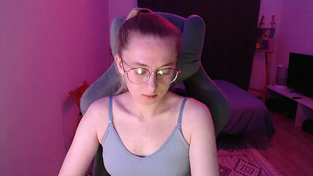 AnabelFrel online show from 09.18.25