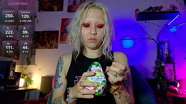 Snapshot of olivecum chatting on 03.03.26 olivecum online show from 03.03.26