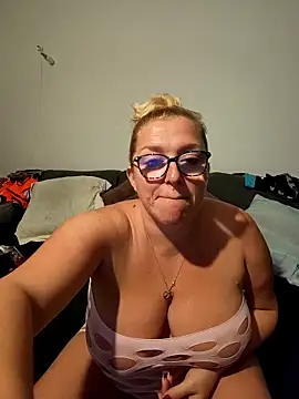 winniess40 online show from 11.06.25