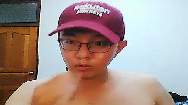 Snapshot of poter77112 chatting on 04.10.26 poter77112 online show from 04.10.26