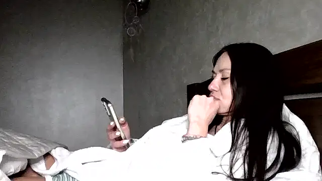 Snapshot of JulianaGold1 chatting on 01.18.26 JulianaGold1 online show from 01.18.26