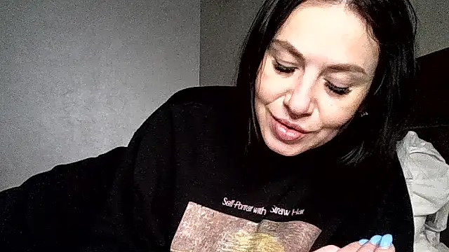 Snapshot of JulianaGold1 chatting on 02.15.26 JulianaGold1 online show from 02.15.26