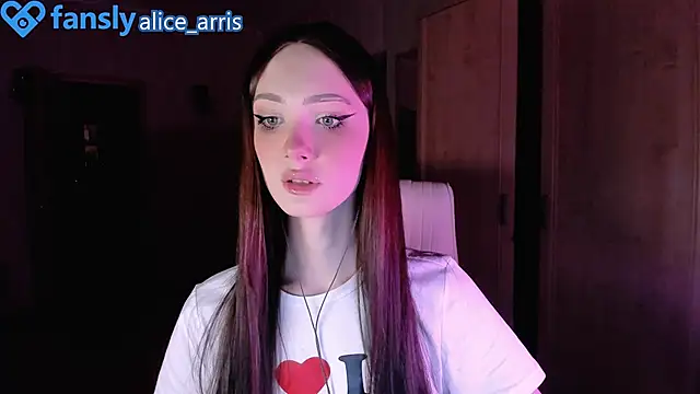 Snapshot of Alice__Aris chatting on 10.30.25 Alice Aris online show from 10.30.25