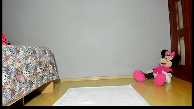 Snapshot of AnneQueen chatting on 02.07.25 AnneQueen online show from 02.07.25