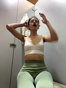 Snapshot of alana15 chatting on 11.02.25 alana15 online show from 11.02.25