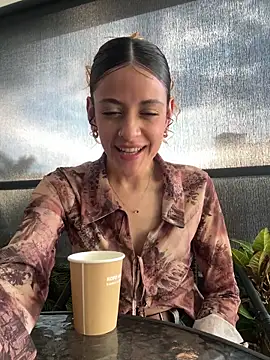 Snapshot of alana15 chatting on 11.05.25 alana15 online show from 11.05.25