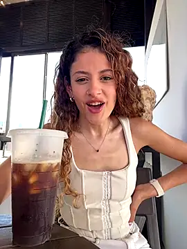 Snapshot of alana15 chatting on 11.07.25 alana15 online show from 11.07.25