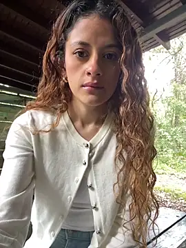 Snapshot of alana15 chatting on 11.15.25 alana15 online show from 11.15.25