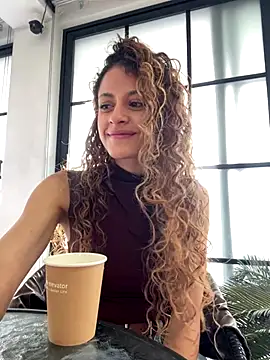 Snapshot of alana15 chatting on 11.17.25 alana15 online show from 11.17.25