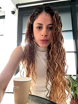 Snapshot of alana15 chatting on 11.22.25 alana15 online show from 11.22.25